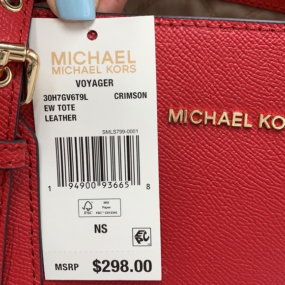 MICHAEL KORS Voyager East West Tote Crimson Color - Picture 16 of 16